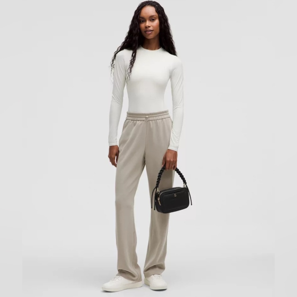Lululemon Crossbody Bag 2 L with top handle